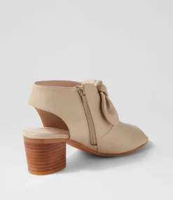 Banana Vanilla Leather Sandals