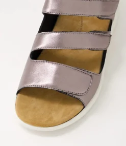 Bexleys Xw Pewter White Leather Sandals