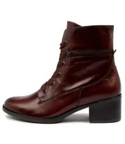 Billie Sattel Leather