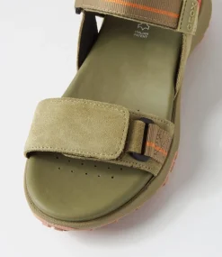 D Sorapis Grip B Pistachio Suede Sandals