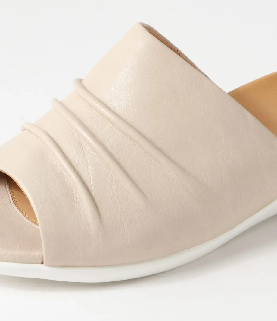 Elija Xw Almond Leather Slides