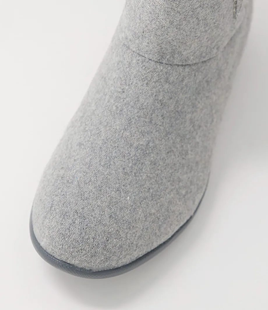 Frilla Xw Grey Beige Fur Fabric Slippers