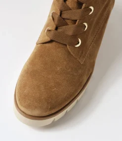 Gunter Lion Suede Lace Up Boots