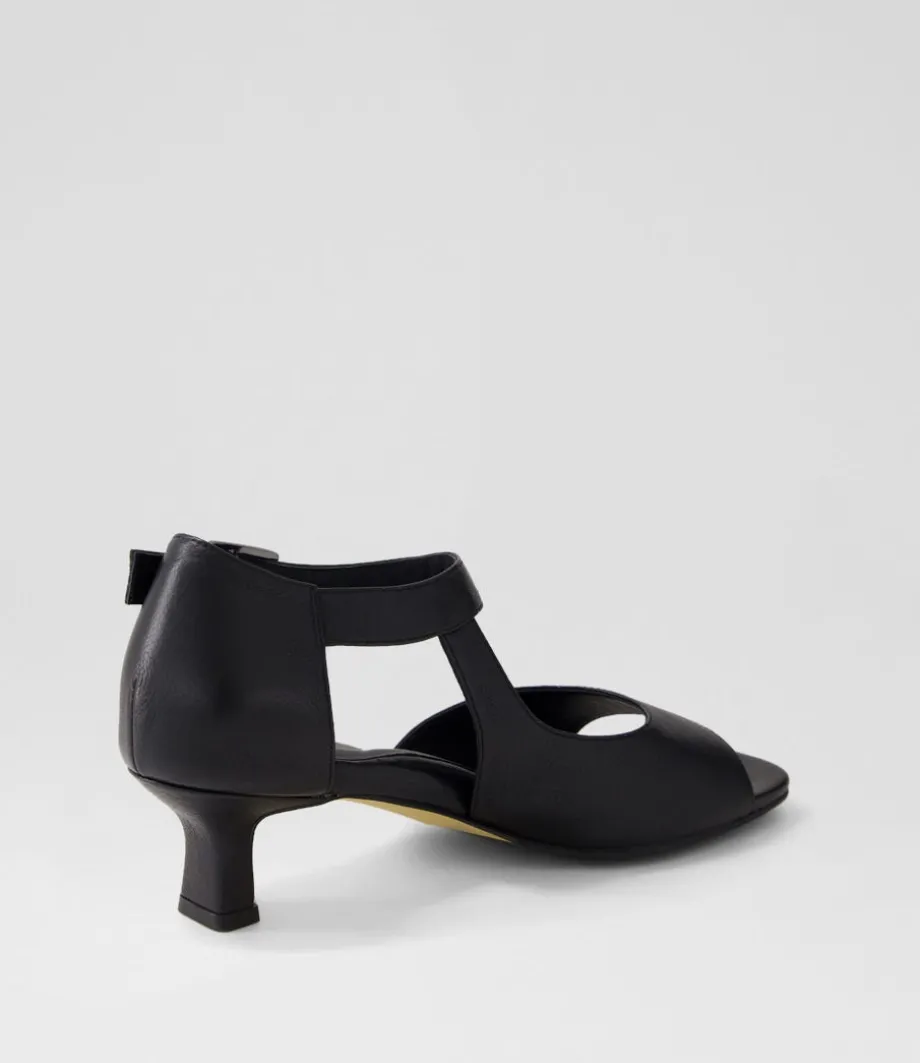 Irunn Xw Black Leather Sandals