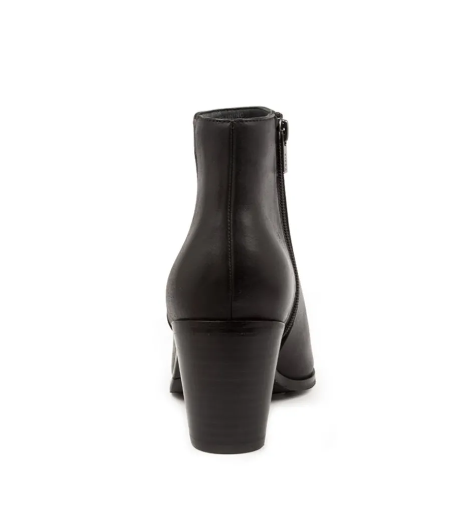 Luck W Black Leather