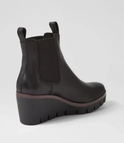 Niddle Black Leather Ankle Boots