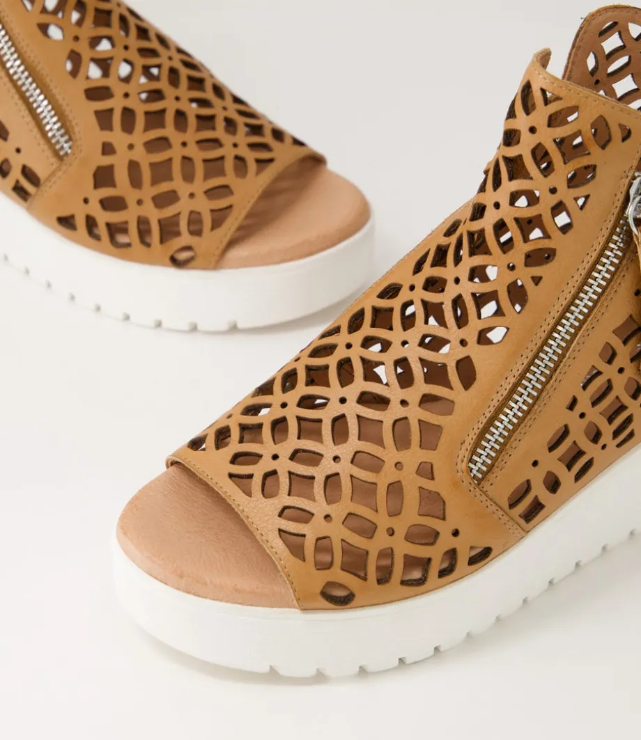 Olizzi Dark Tan White Leather Sandals