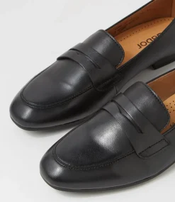 Phoebe Schwarz Leather Loafers