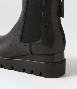 Rinnit Black Leather Chelsea Boots