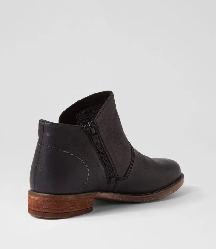 Sienna 81 Black Leather Chelsea Boots