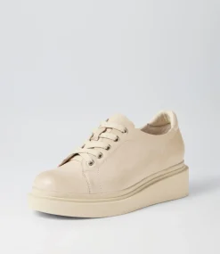 Zilyar Milk Leather Lace Up Flats